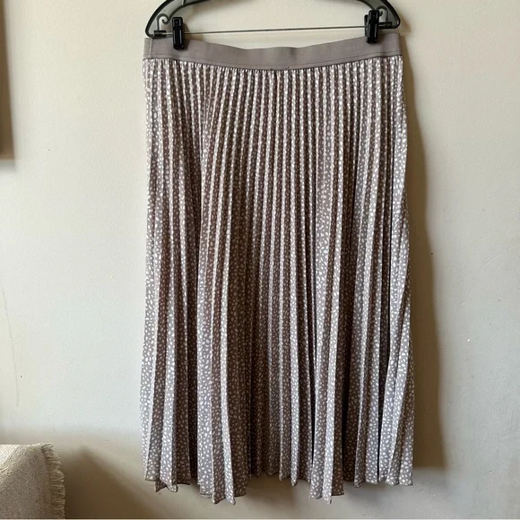 Vince Camuto Taupe Polka Dot A-Line Pleated Skirt - Size XL - Picture 3 of 5